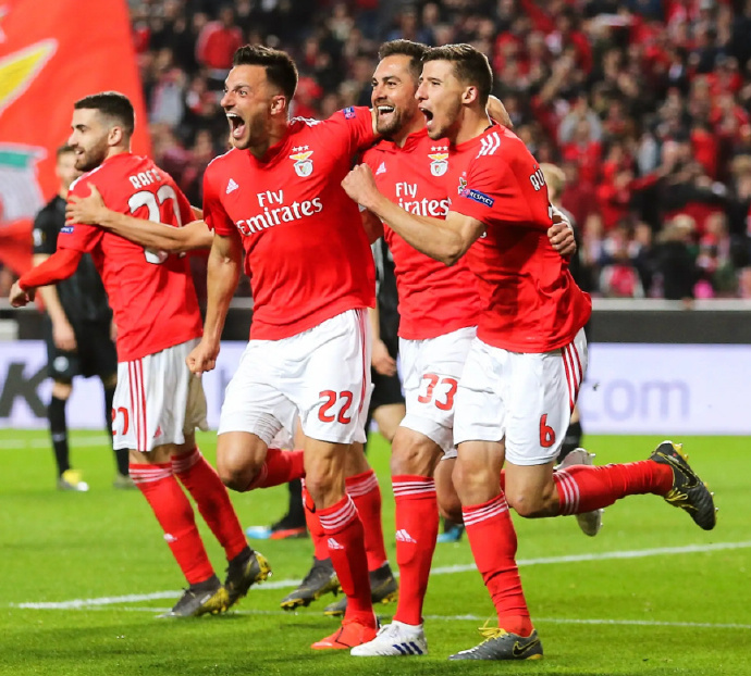 本菲卡欧冠困局：穆里尼奥的“救火”与青春风暴的迷途