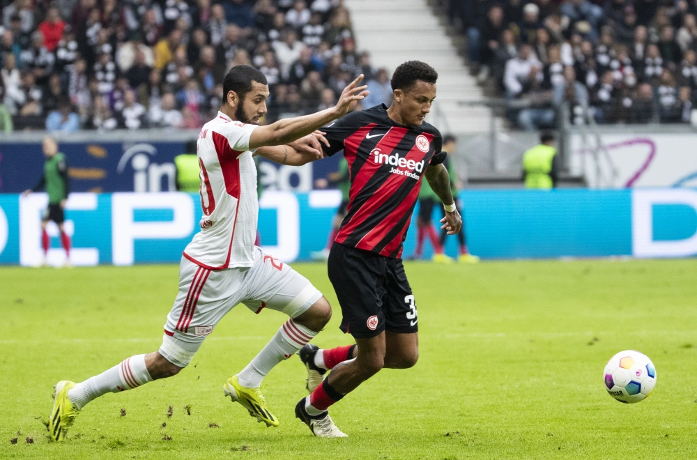 法兰克福:欧冠征途上的“青春突围战”